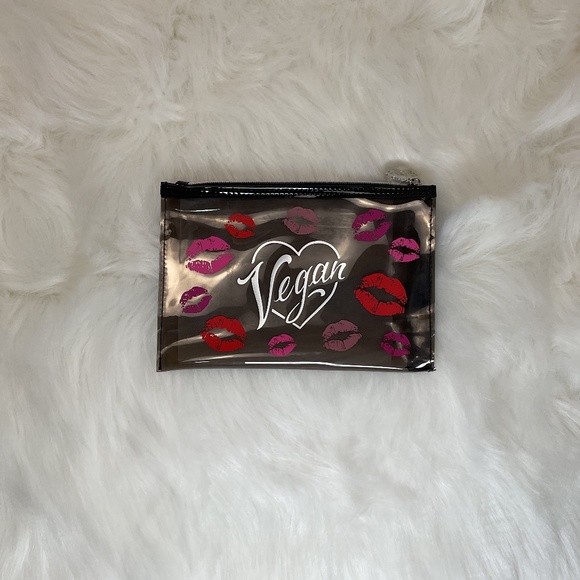 NWT Kat Von D/KVD Vegan Kiss Me All Over Tinted Translucent Makeup Bag/Zippered - Picture 5 of 9